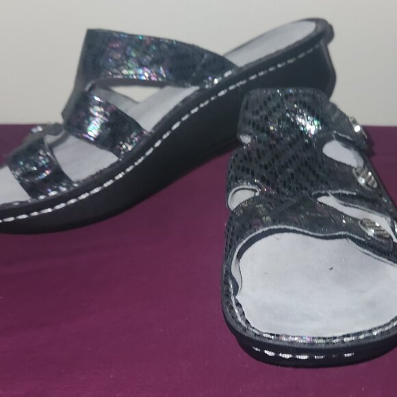 Algeria Slide Sandals - Picture 4 of 9